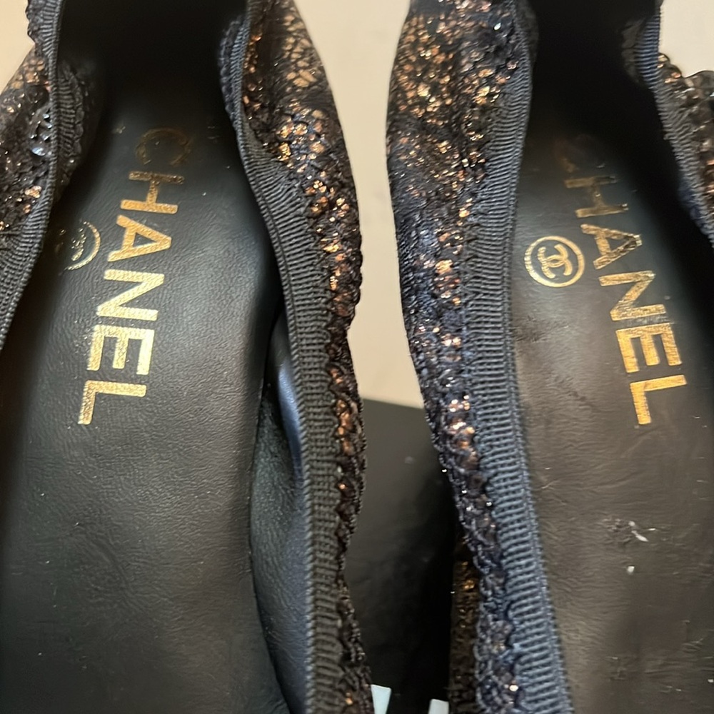New Chanel shoes with original box - Picture 3 of 12